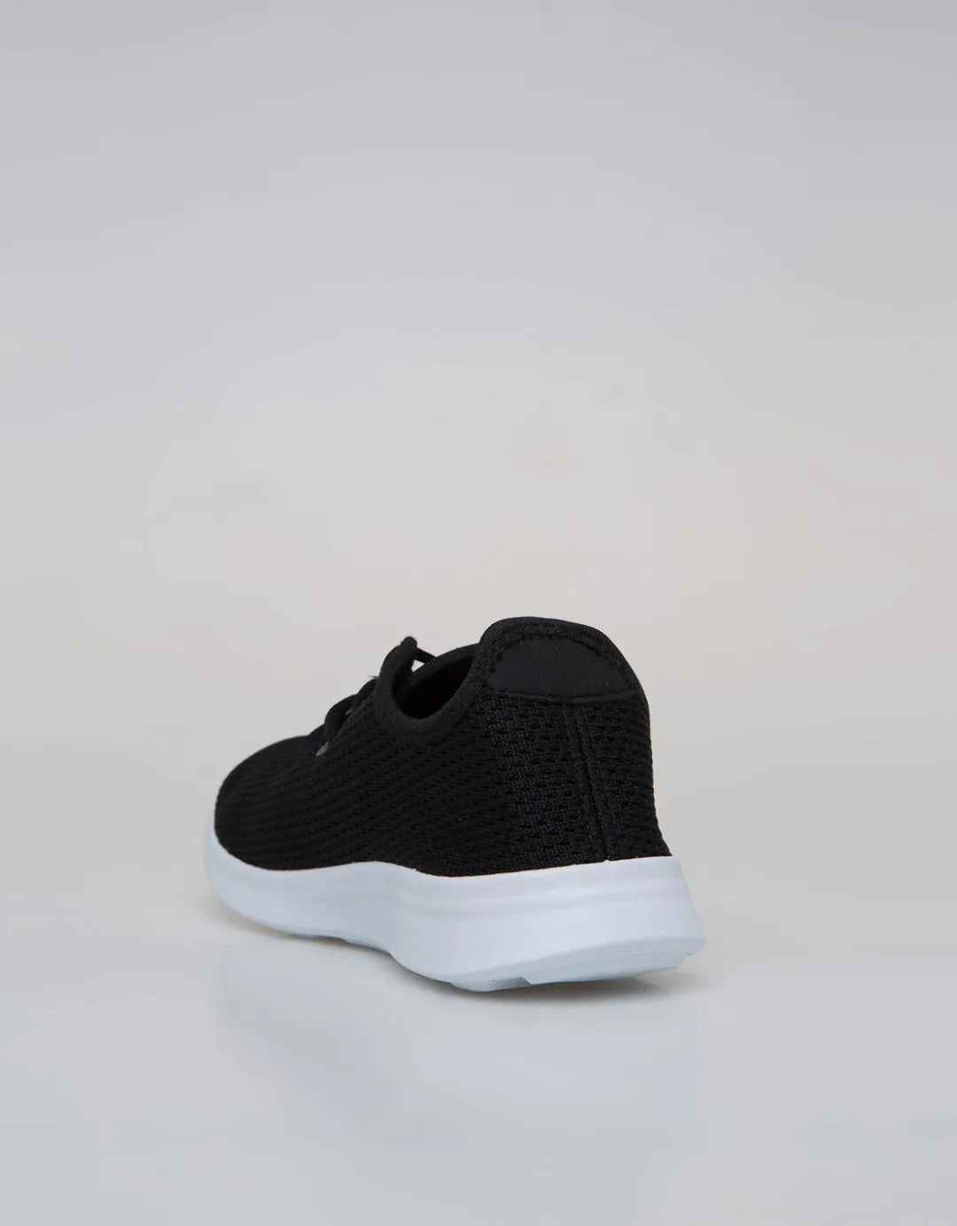 Blow Parsel Sepatu Sneakers