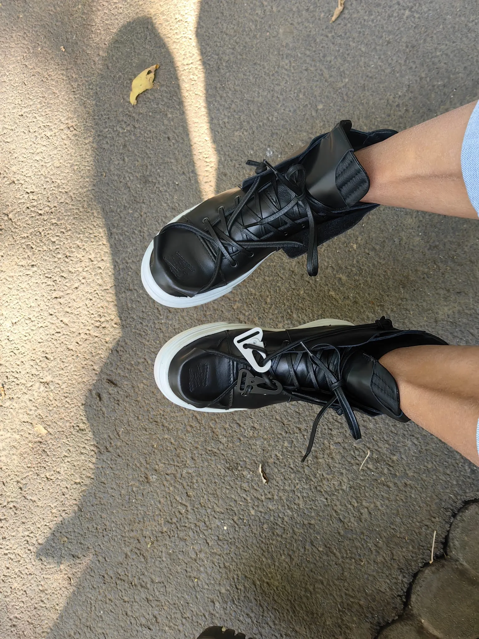 Crossroads black leather high top women sneakers