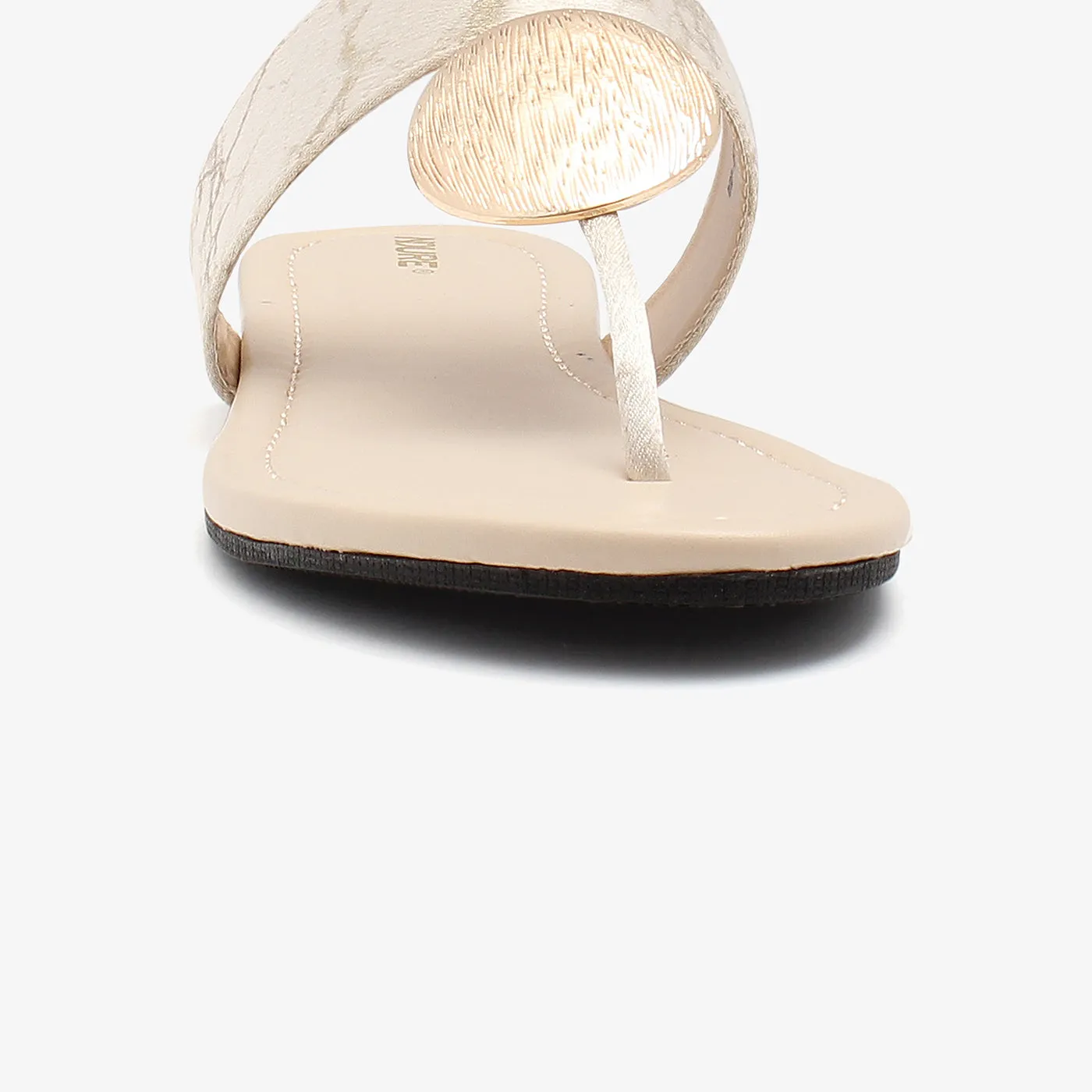 Metallic Brooch Thong Chappal