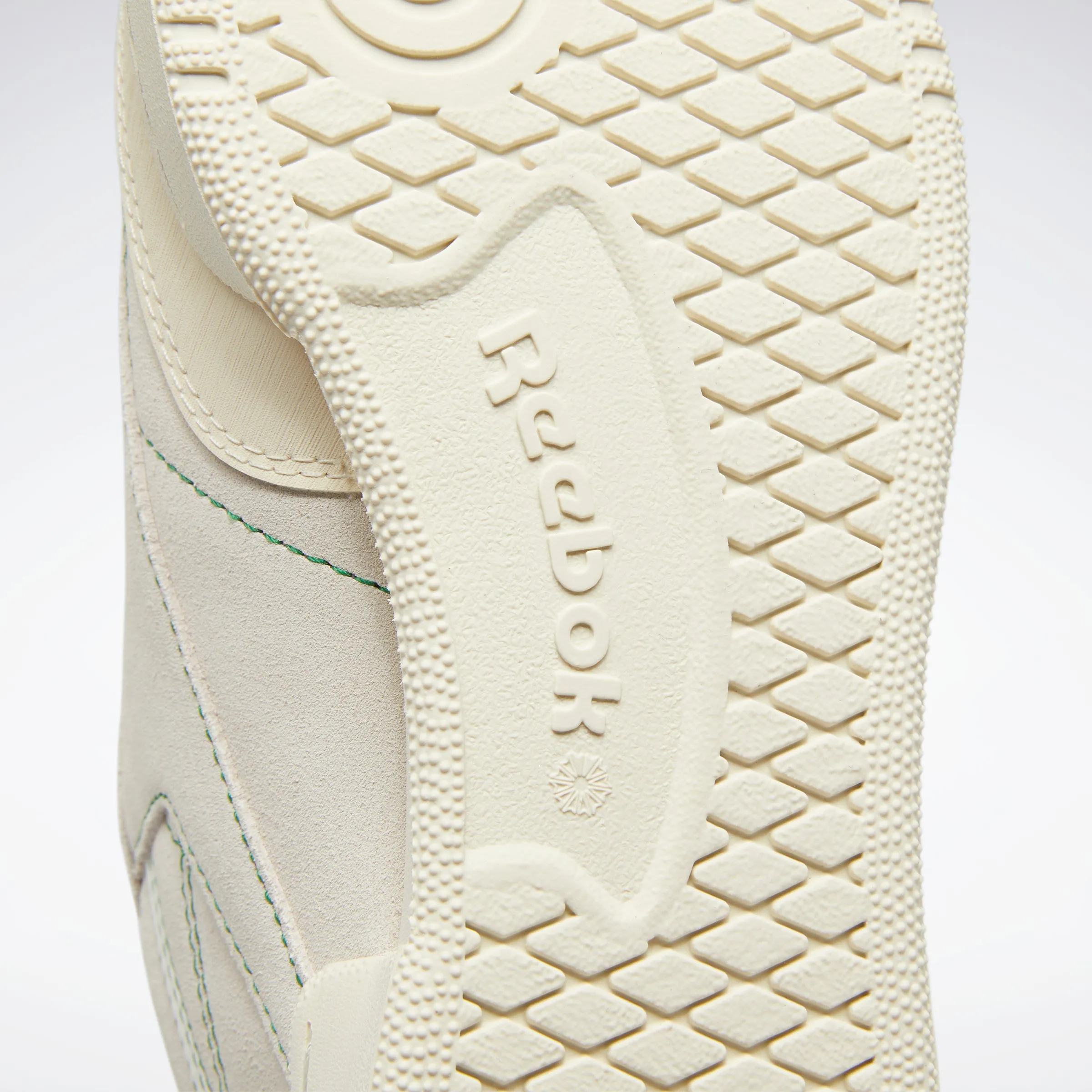 Reebok Footwear Men Club C 85 Shoes Chalk/Alabas/Glegrn