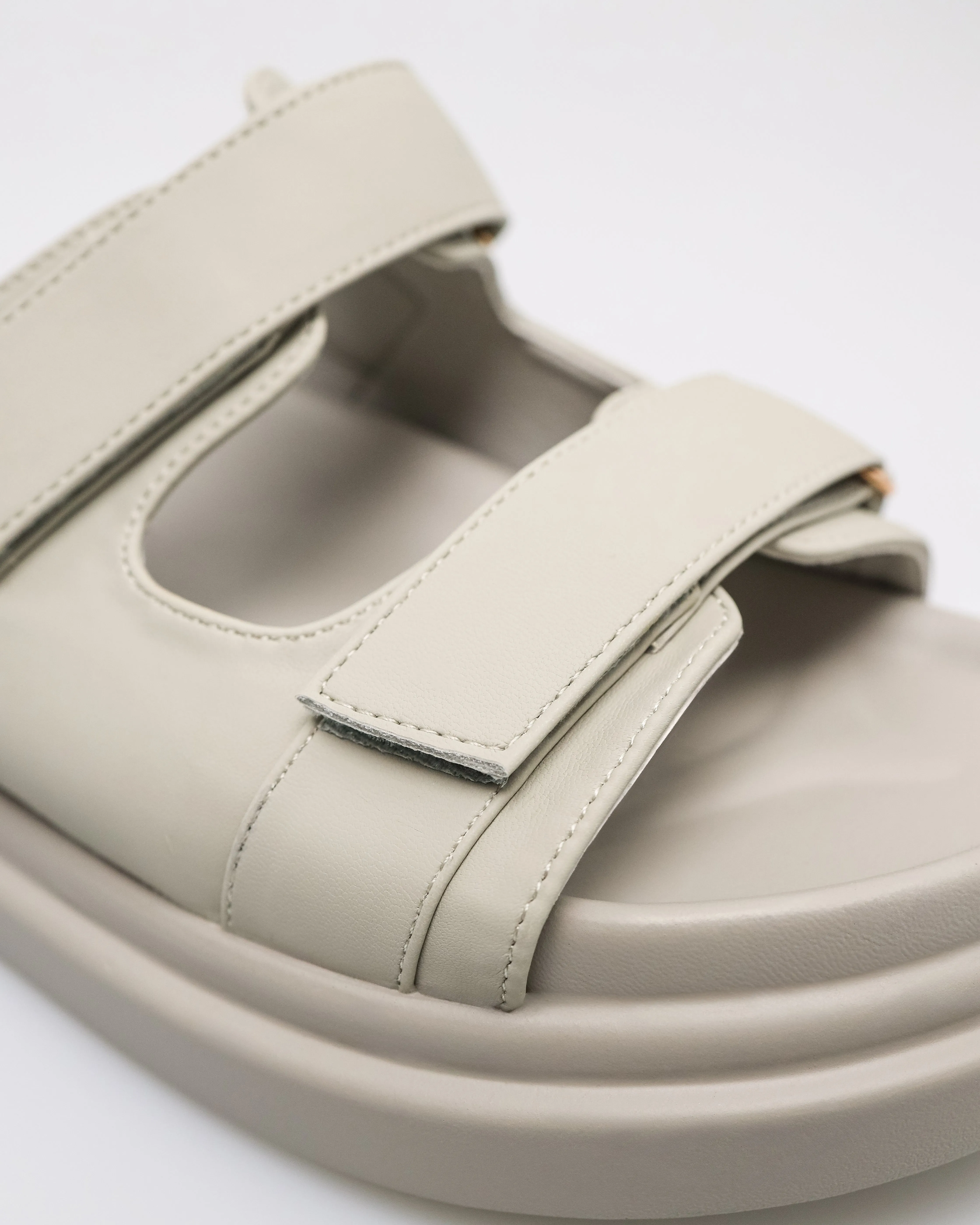 Tomaz FL076 Ladies Cozy Slide Sandal