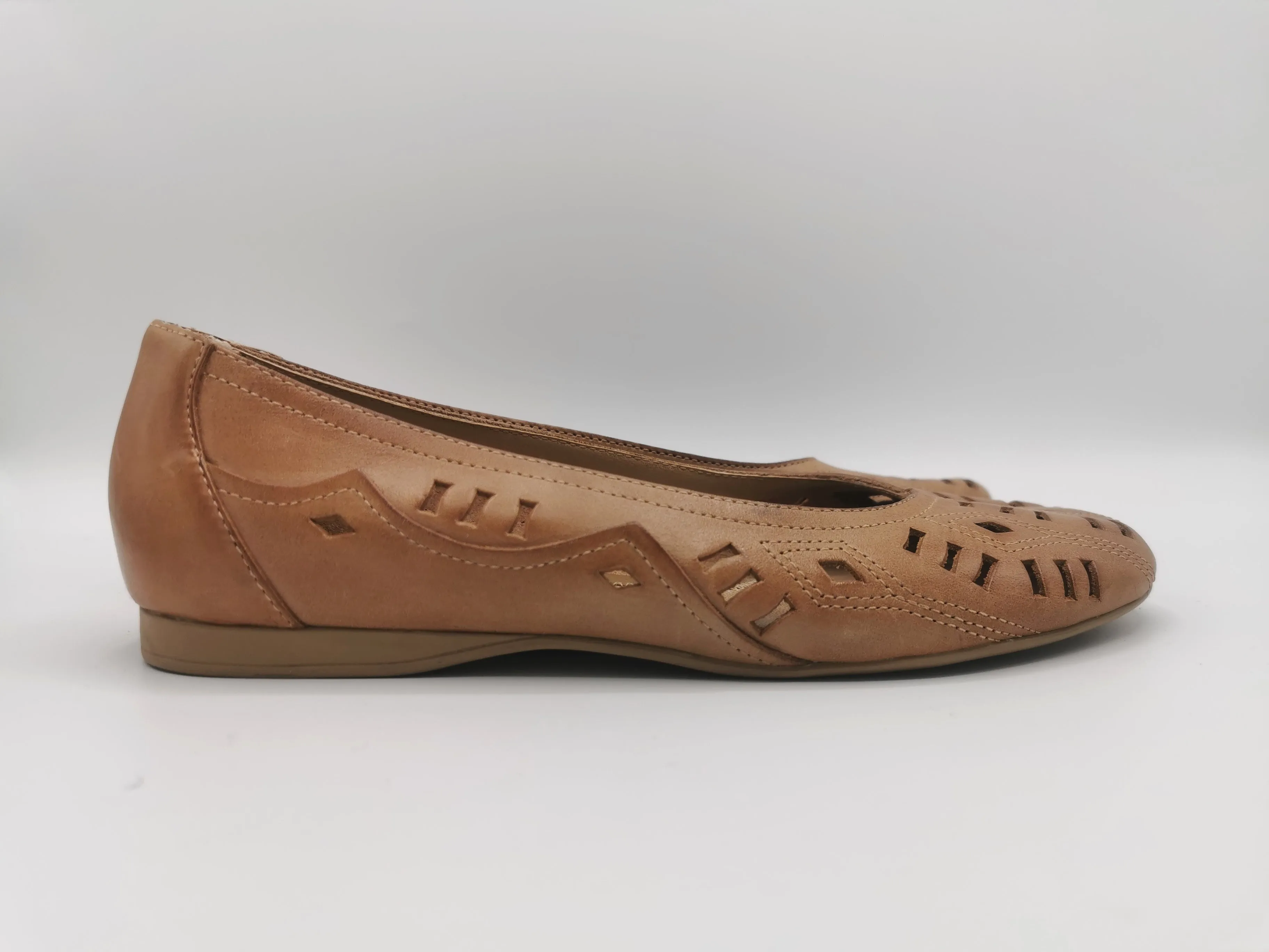 WOMENS SIZE 8M - JESSICA Sport, Leather Bohemian Flats 'Katelyn' NWB B60